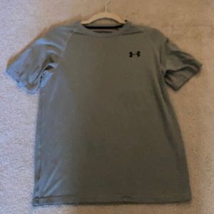Under Armour t-shirt